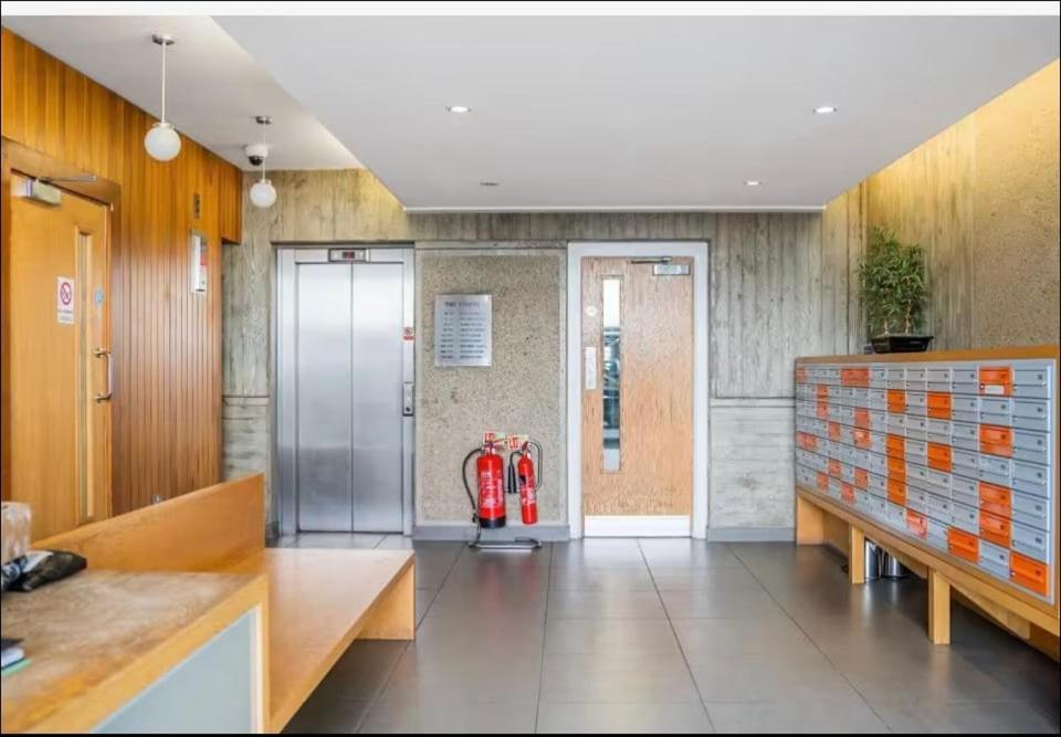 Appartamento O2 & Excel Zone 2 Sleeps 6 Londra