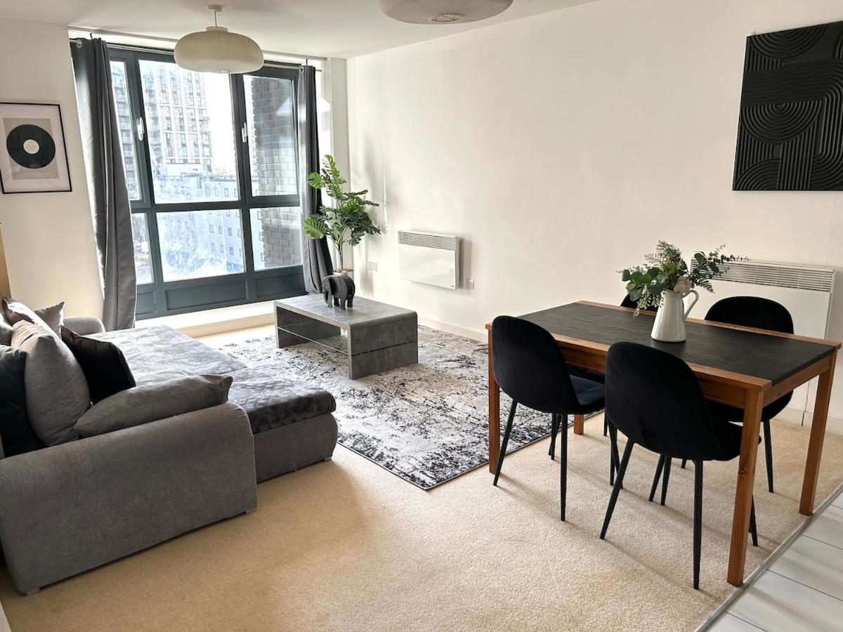 O2 & Excel Zone 2 Sleeps 6 * Londra