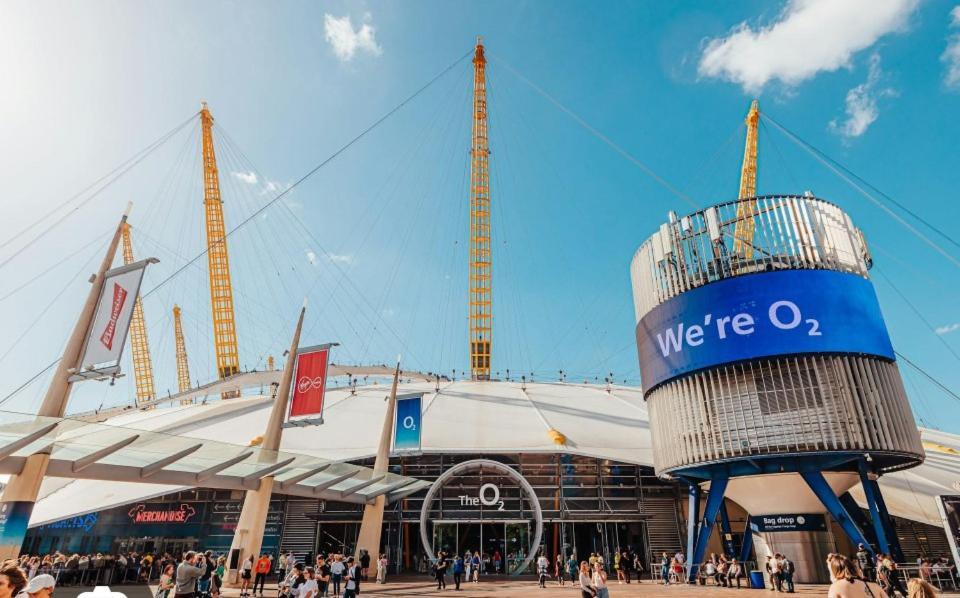 O2 & Excel Zone 2 Sleeps 6 *